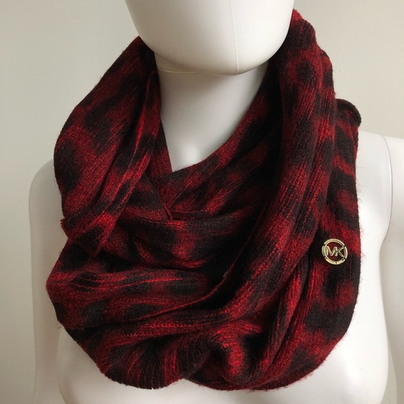 michael kors infinity scarf leopard